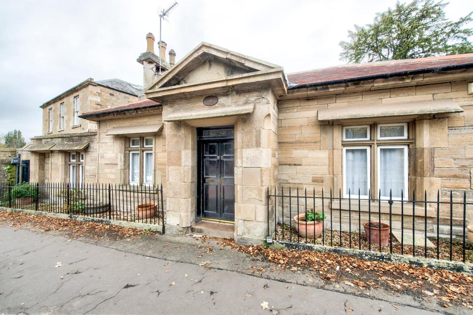 Guestready - Classic Charm Near Holyrood Park 爱丁堡 外观 照片